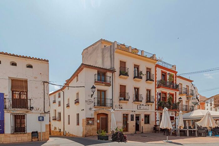 Casas en venta y pisos alquiler - 1