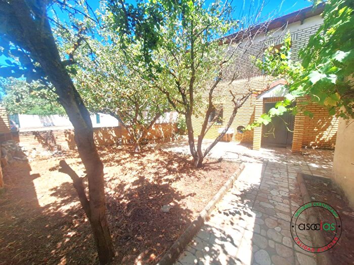 Casas en venta y pisos alquiler - 3