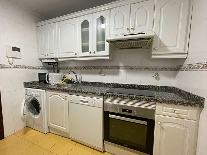 Casas en venta y pisos alquiler - 3