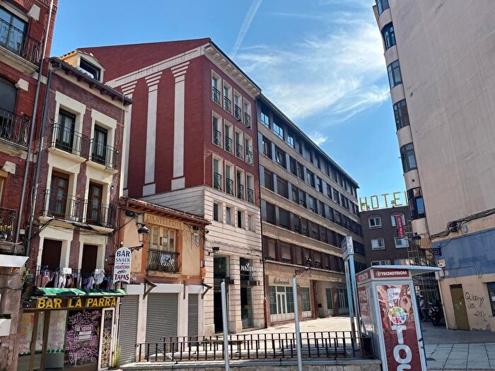 Casas en venta y pisos alquiler - 1