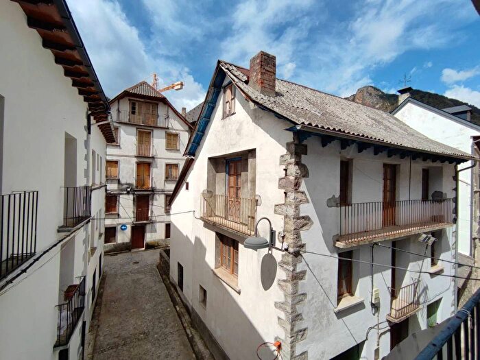 Casas en venta y pisos alquiler - 1