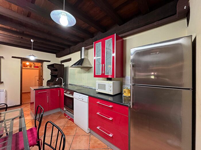 Casas en venta y pisos alquiler - 2