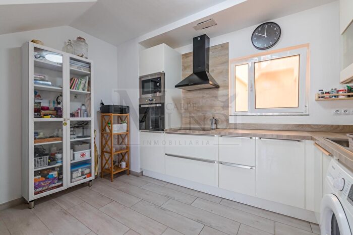 Casas en venta y pisos alquiler - 3