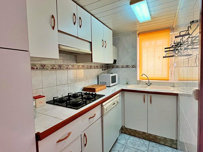 Casas en venta y pisos alquiler - 2