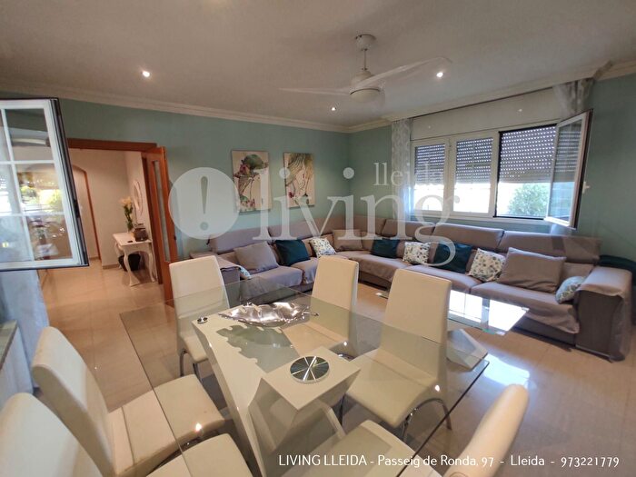 Casa en venta en Belllloc dUrgell, Lleida de 5 habitaciones