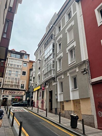 Piso en venta en Puerto Chico, Santander de 3 habitaciones