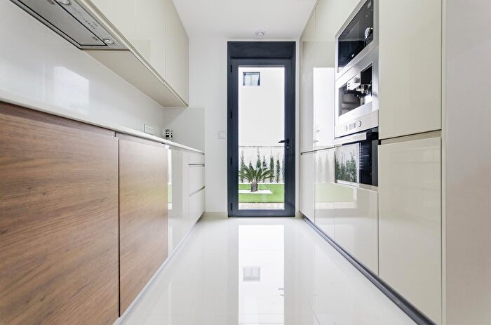 Casas en venta y pisos alquiler - 2