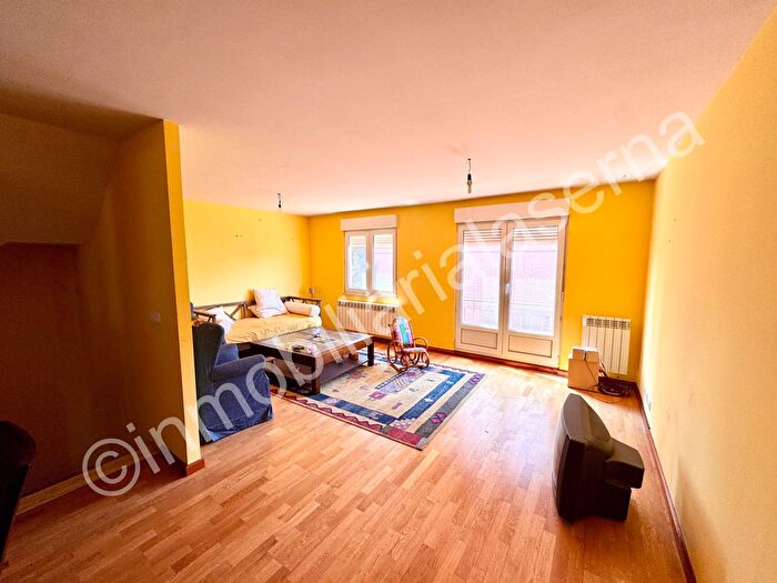 Casas en venta y pisos alquiler - 3