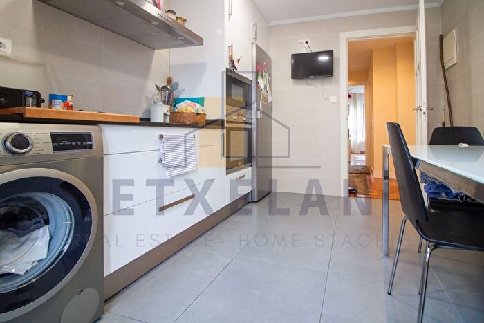 Casas en venta y pisos alquiler - 1