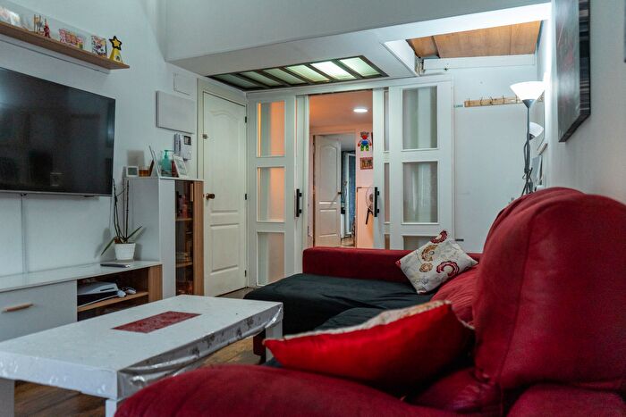 Casas en venta y pisos alquiler - 3