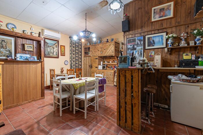 Casas en venta y pisos alquiler - 3