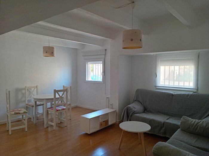 Casas en venta y pisos alquiler - 1