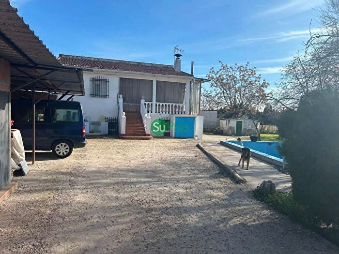 Casas en venta y pisos alquiler - 1