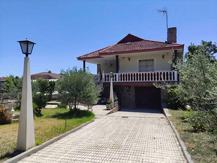 Casas en venta y pisos alquiler - 2