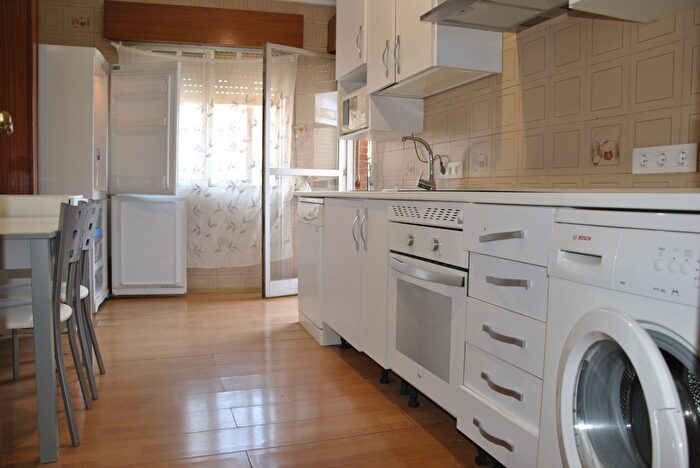 Casas en venta y pisos alquiler - 1