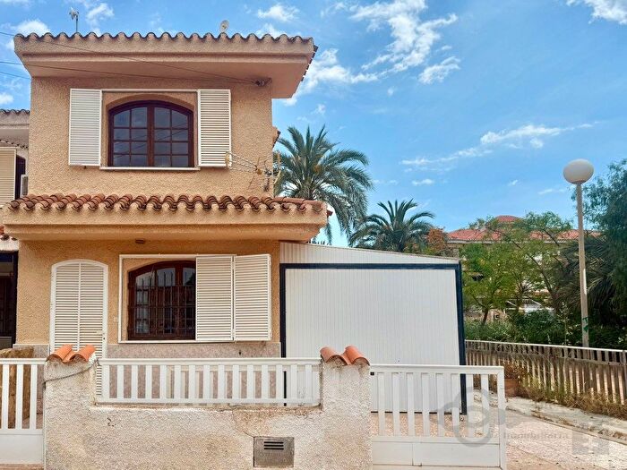 Casas en venta y pisos alquiler - 1