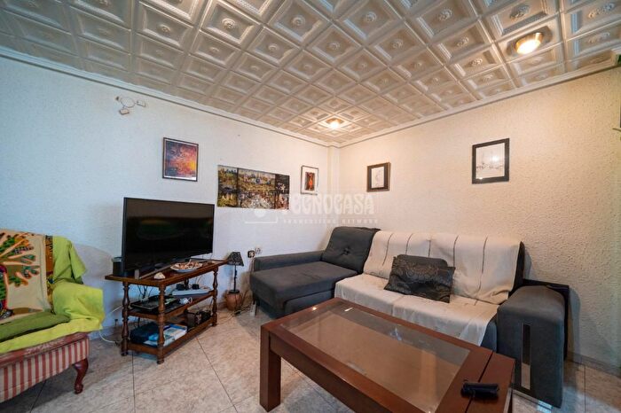 Casas en venta y pisos alquiler - 3