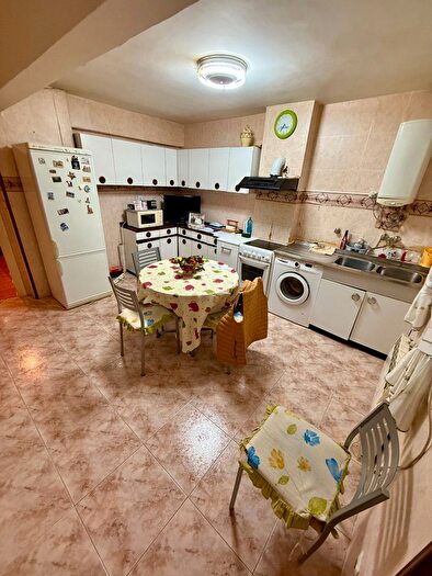 Casas en venta y pisos alquiler - 2