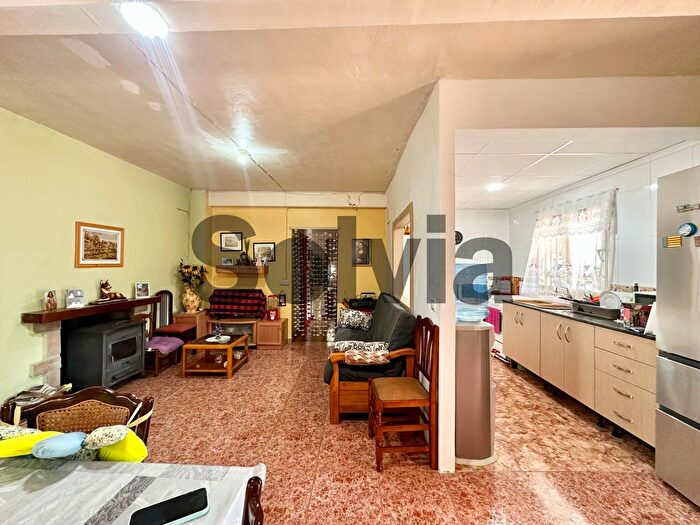Casas en venta y pisos alquiler - 2