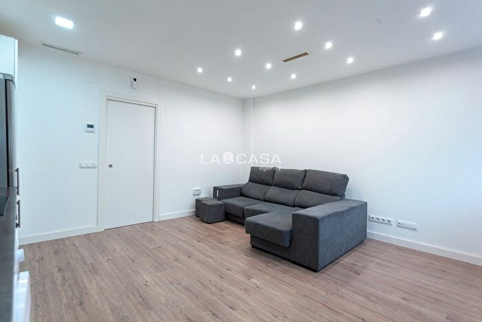 Casas en venta y pisos alquiler - 3