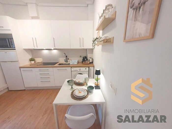 Casas en venta y pisos alquiler - 3