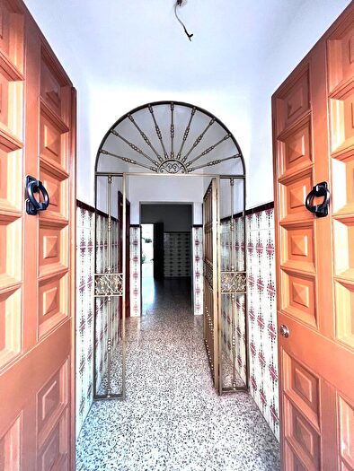 Casa en venta en Guillena, Sevilla de 6 habitaciones