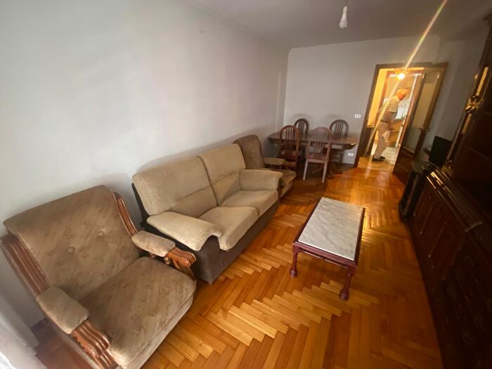Casas en venta y pisos alquiler - 3