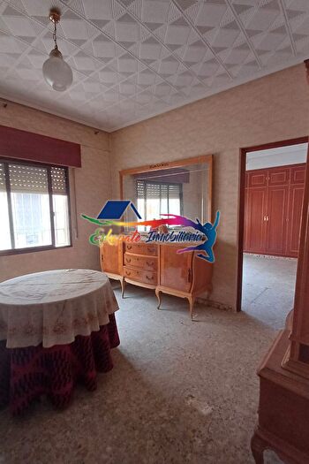 Casas en venta y pisos alquiler - 1