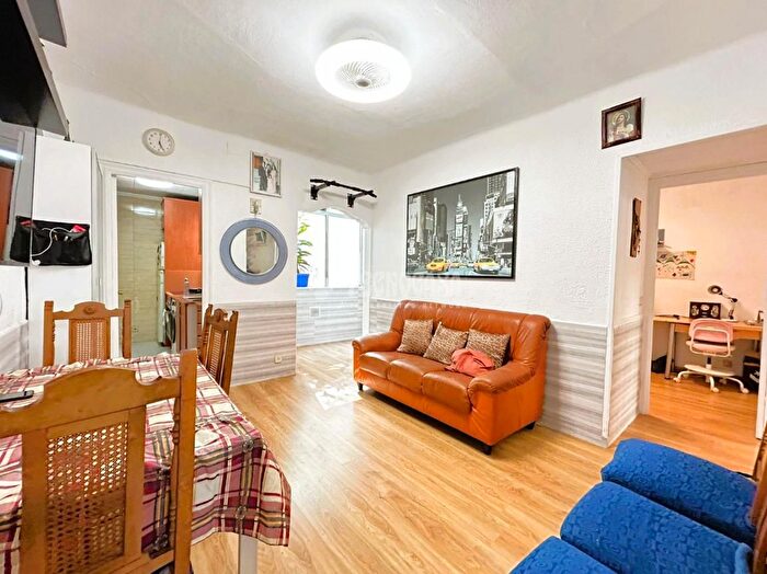 Casas en venta y pisos alquiler - 1