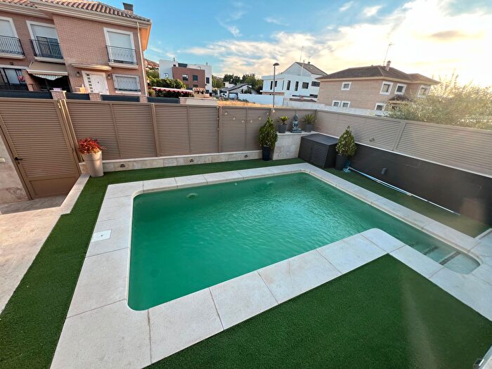 Casas en venta y pisos alquiler - 1