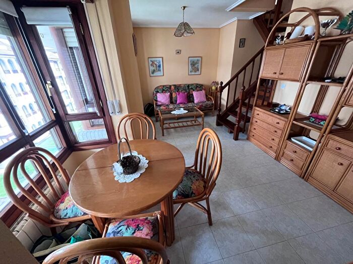 Casas en venta y pisos alquiler - 2