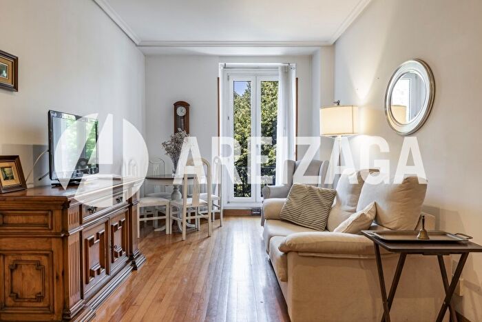 Casas en venta y pisos alquiler - 1