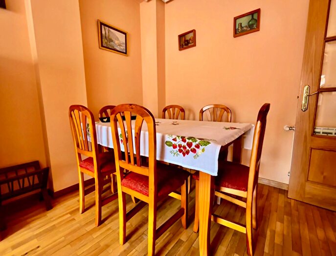 Casas en venta y pisos alquiler - 3