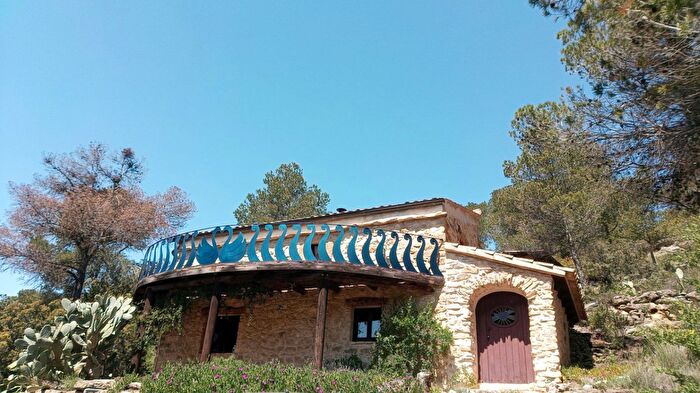 Casa en venta en Gandesa, Tarragona de 2 habitaciones