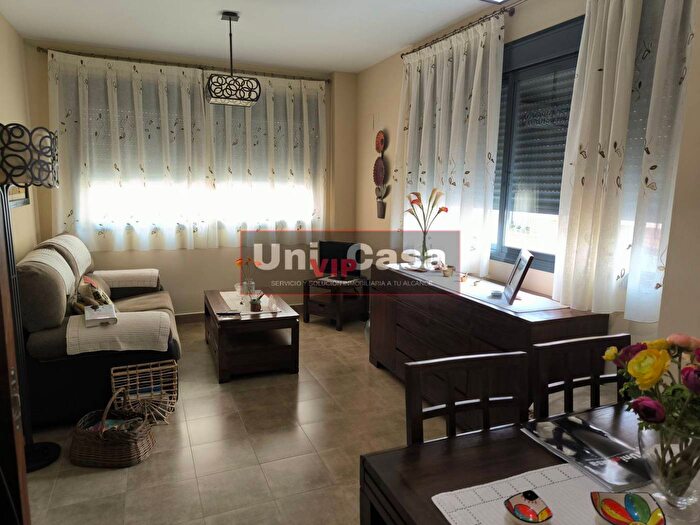 Casas en venta y pisos alquiler - 1