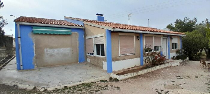 Casa en venta en Yecla, Murcia de 3 habitaciones
