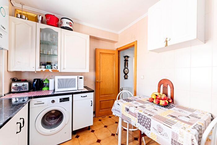Casas en venta y pisos alquiler - 2