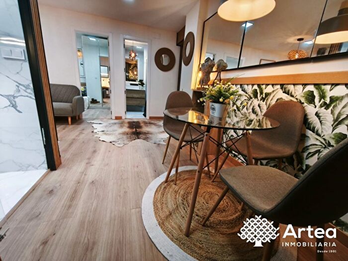Casas en venta y pisos alquiler - 3