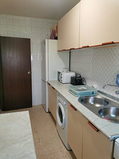 Casas en venta y pisos alquiler - 3