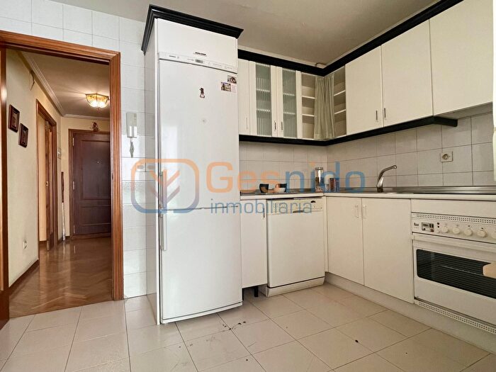 Casas en venta y pisos alquiler - 3