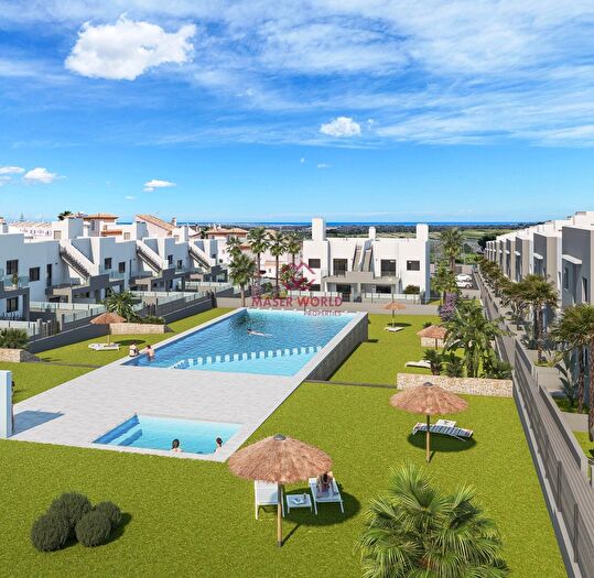 Casa en venta en San Miguel de Salinas, Alicante de 3 habitaciones