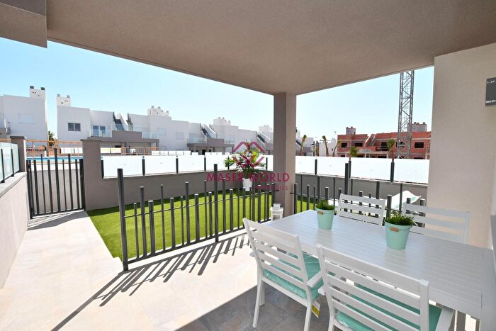 Casas en venta y pisos alquiler - 3