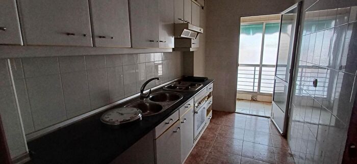 Casas en venta y pisos alquiler - 1