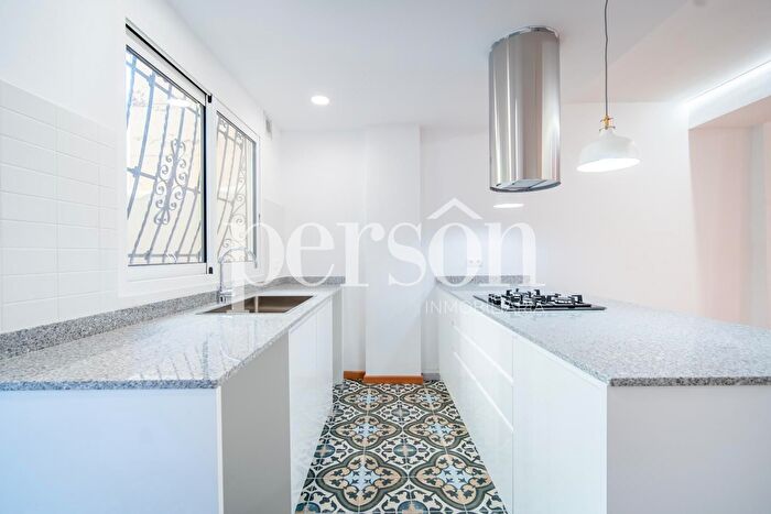 Casas en venta y pisos alquiler - 3