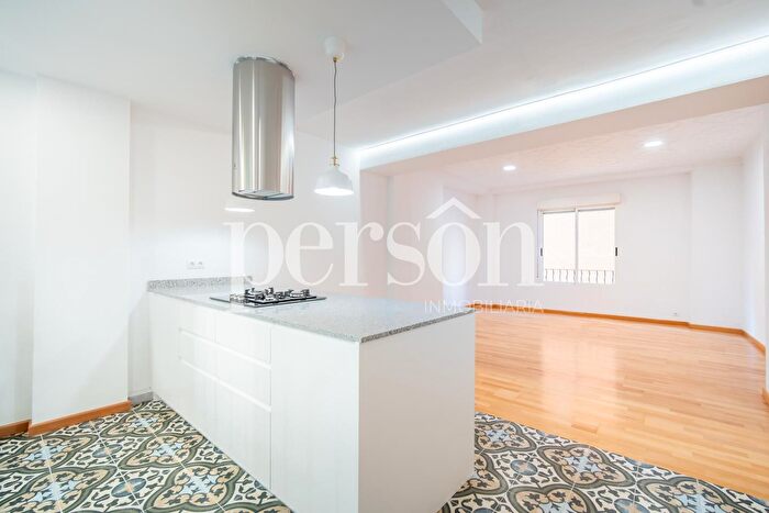 Casas en venta y pisos alquiler - 1