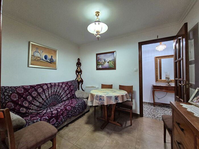Casas en venta y pisos alquiler - 3