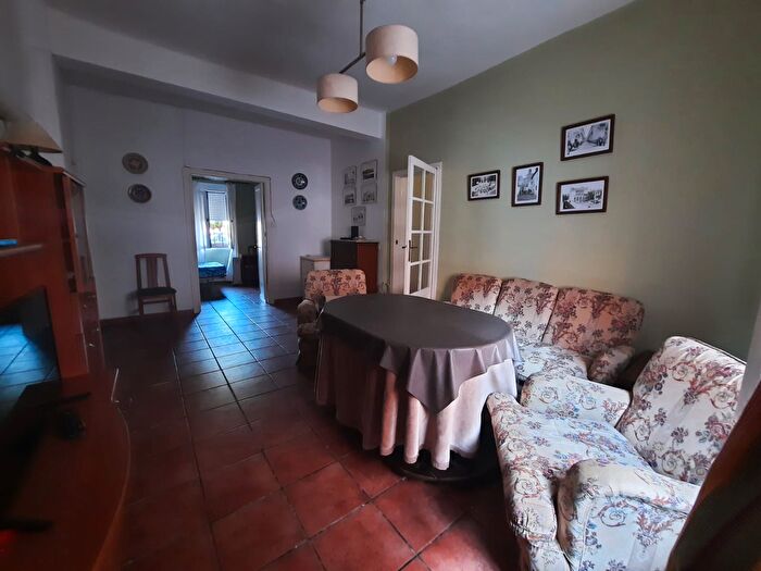 Casas en venta y pisos alquiler - 1