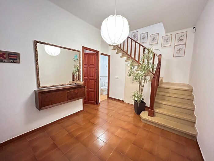 Casas en venta y pisos alquiler - 1