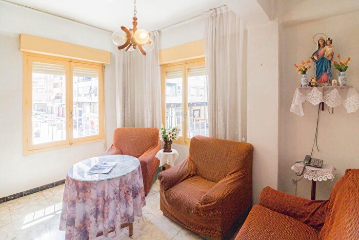 Casas en venta y pisos alquiler - 1