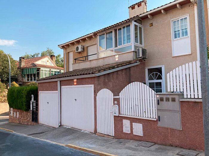 Casas en venta y pisos alquiler - 1